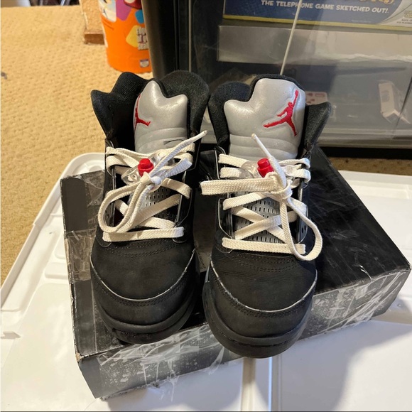 Size 4y - 2025 Jordan 5 OG Mid Metallic Silver With Box Retro Reimagined - Picture 3 of 7